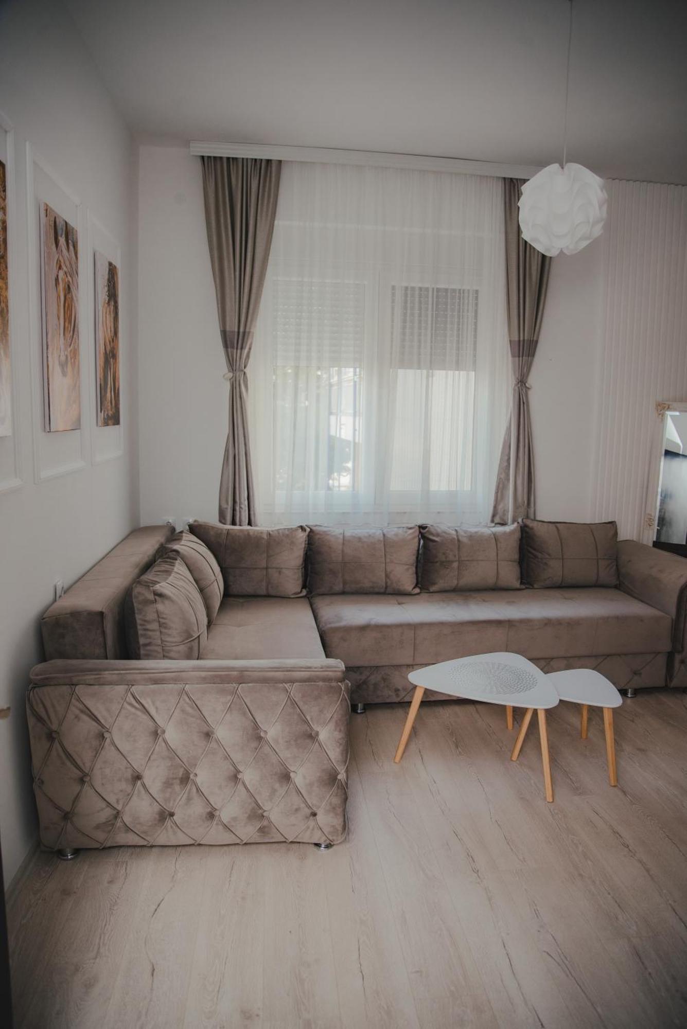 Jes Apartments Leskovac  Ngoại thất bức ảnh