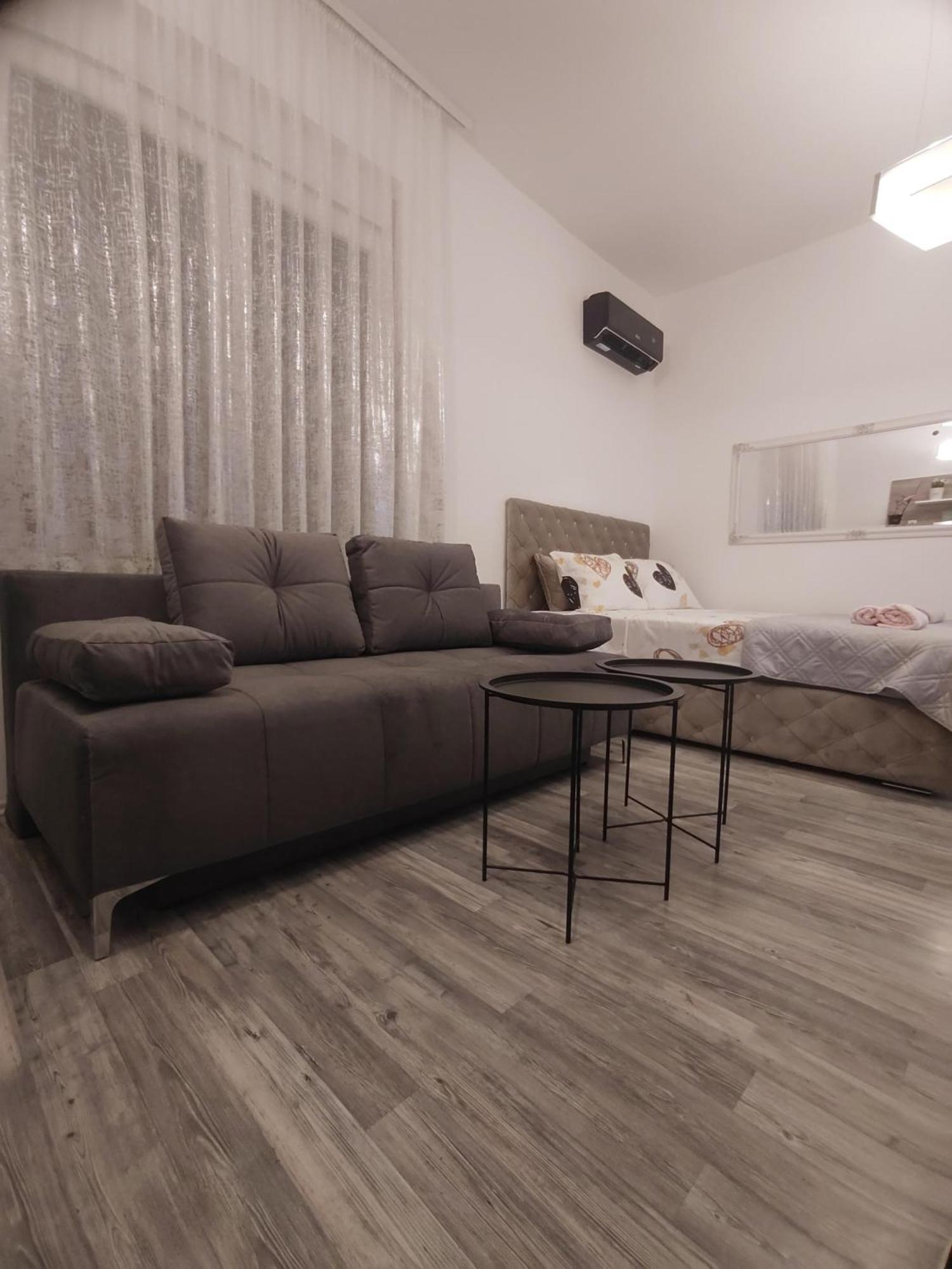 Jes Apartments Leskovac  Ngoại thất bức ảnh